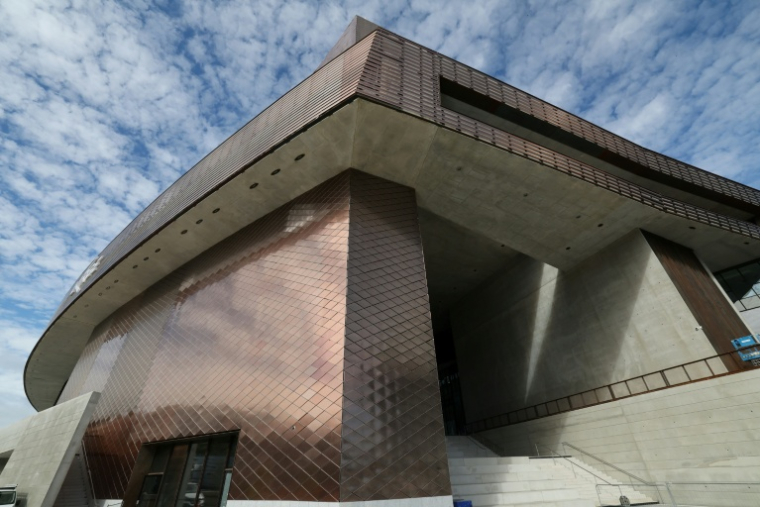 "Le Large", un centre d'art contemporain conçu par l'agence catalane RCR Arquitectes et l'agence française CALQ Architecture, sur l'île Seguin à Boulogne-Billancourt, le 12 octobre 2026 dans les Hauts-de-Seine ( AFP / Mehdi FEDOUACH )