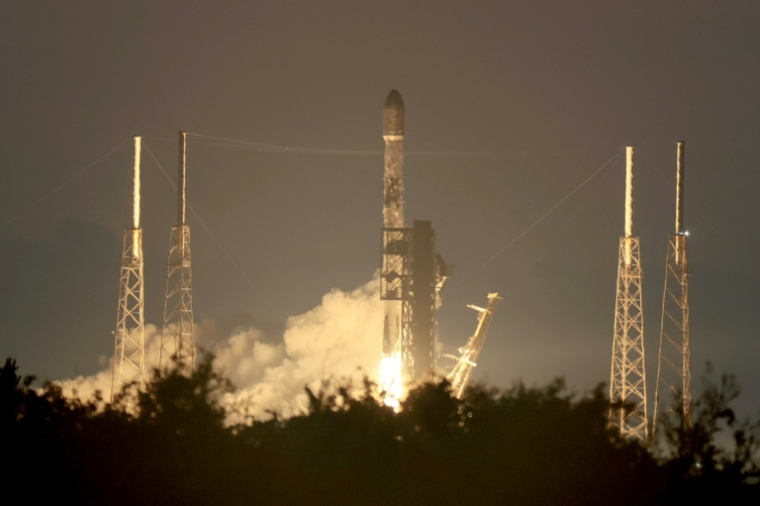 Décollage d'une fusée Falcon 9 de SpaceX lundi en Floride ( GETTY IMAGES NORTH AMERICA / JOE RAEDLE )