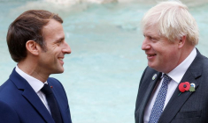 MACRON A APPELÉ JOHNSON À RESPECTER LES RÈGLES SUR LA PÊCHE, DIT L'ÉLYSÉE