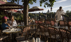 ( AFP / OLYMPIA DE MAISMONT )