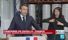 Coronavirus - À Kolmi-Hopen, Emmanuel Macron promet la production de 10 000 respirateurs français d'ici mi-mai