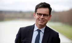 Christophe Leribault,, nommé président du musée du Louvre, pose au château de Versailles, près de Paris