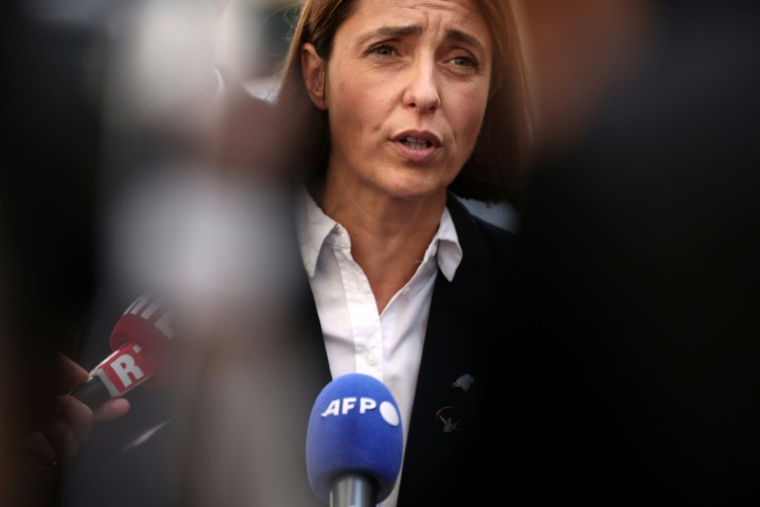 La secrétaire générale de la CGT Sophie Binet s'exprime devant la presse après s'être entretenue avec le Premier ministre Sébastien Lecornu, le 15 septembre 2025 à Paris ( AFP / Guillaume BAPTISTE )