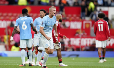 Les arbitres VAR du derby de Manchester sanctionnés