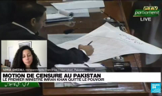 Pakistan : Imran Khan, défait par une motion de censure, quitte le pouvoir