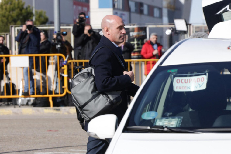 Coupable d'avoir agressé sexuellement Jenni Hermoso, Rubiales évite la case prison