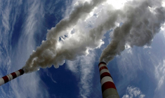 Les cheminées de la centrale électrique de Belchatow