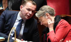 Le ministre du Travail Olivier Dussopt et la Première ministre Elisabeth Borne, à l'Assemblée nationale le 28 mars 2023 ( AFP / Bertrand GUAY  )