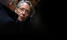 Elisabeth Borne, le 1er décembre 2022, à Gaillac ( AFP / CHARLY TRIBALLEAU )