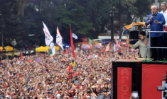 Le président du Brésil, Luiz Inácio Lula da Silva, lors d’une manifestation de masse à São Paulo, le 11 octobre 2026 ( AFP / Miguel SCHINCARIOL )