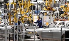Une ligne d'assemblage dans une usine automobile à Munich, en Allemagne