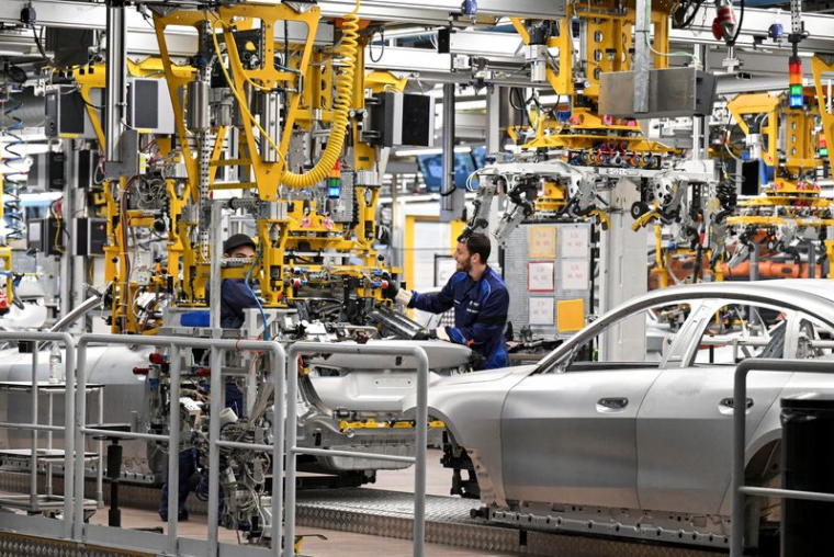 Une ligne d'assemblage dans une usine automobile à Munich, en Allemagne