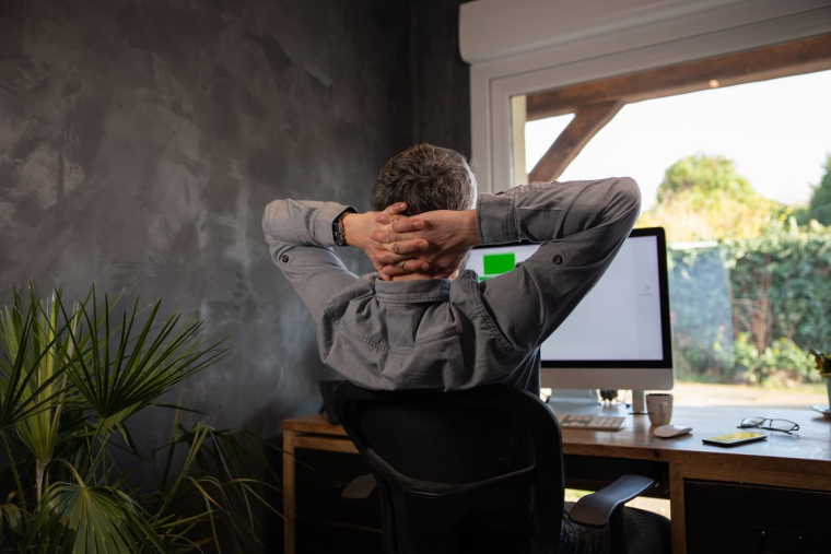 (Bourso Business répond aux besoins de simplicité et d'économies des pros - Crédit photo : Adobe Stock)