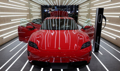 Le véhicule électrique (VE) Porsche Taycan GTS