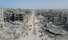 Des Palestiniens reviennent dans la ville de Gaza après le début du cessez-le-feu, le 11 octobre 2025 ( AFP / - )