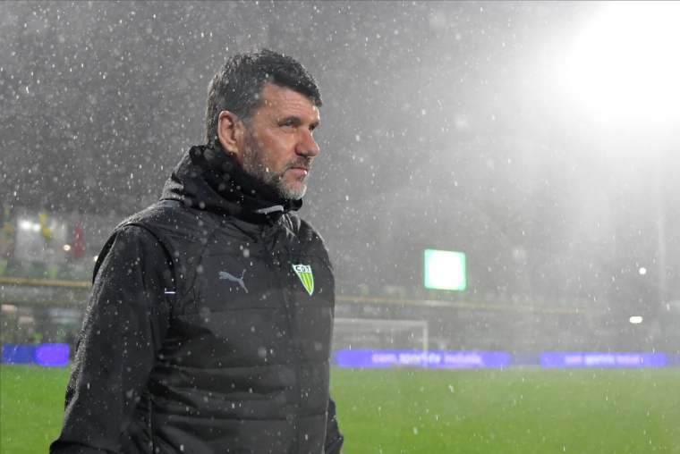 Au Portugal, un entraîneur viré pour s’en être pris physiquement à son président