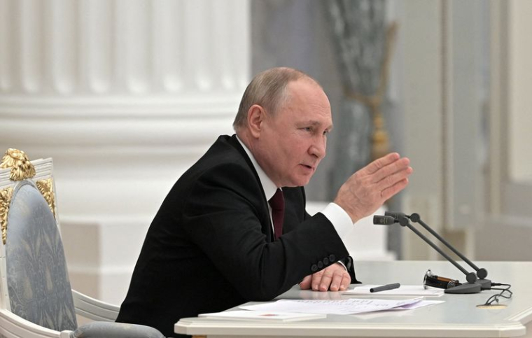 DES TROUPES RUSSES DANS L'EST DE L'UKRAINE POUR "MAINTENIR LA PAIX"