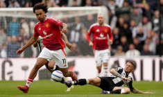 Joshua Zirkzee annoncé forfait pour le reste de la saison