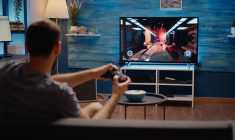 Il est difficile de trouver des preuves empiriques que les actes de violence déclarés par les enfants envers autrui augmentent après la sortie d’un nouveau jeu vidéo violent. (crédit: Adobe Stock)