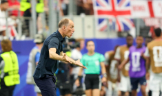 Thomas Tuchel a gagné, les photographes vont être déplacés pendant les hymnes nationaux