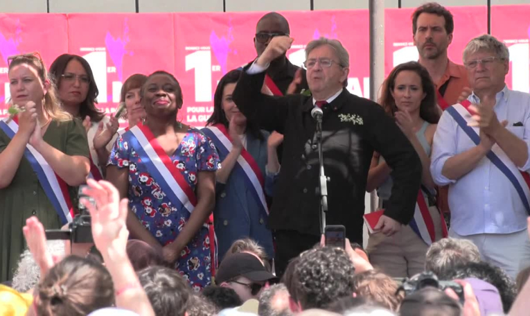 "Il faut des 1ers-Mais puissants", lance Mélenchon à Paris