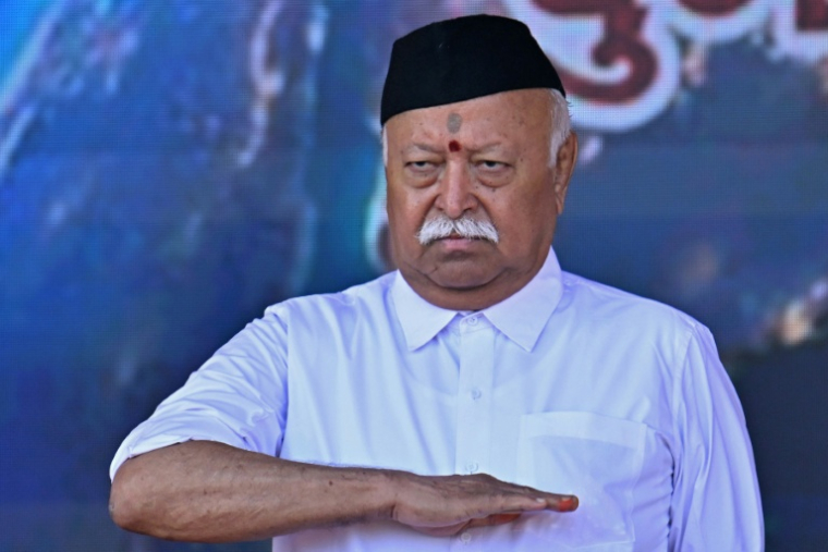 Le dirigeant du "RSS", Mohan Bhagwat, lors des célébrations du centième anniversaire de l'organisation nationaliste hindoue, à Nagpur en Inde, le 2 octobre 2025 ( AFP / Idrees MOHAMMED )