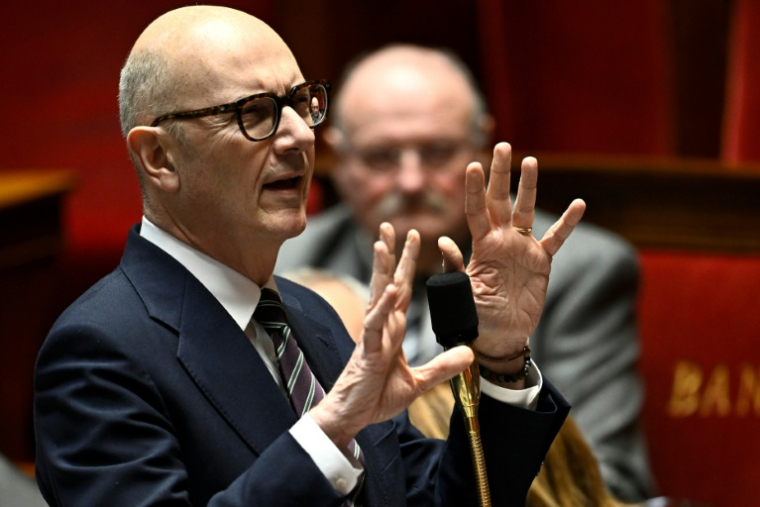 Le ministre de l'Economie et des Finances, Roland Lescure, le 10 décembre 2025 à l'Assemblée nationale ( AFP / JULIEN DE ROSA )