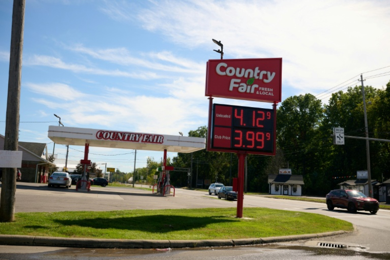 Une station-service à Warren, dans l'Ohio, le 26 septembre 2026, aux Etats-Unis ( AFP / DUSTIN FRANZ )