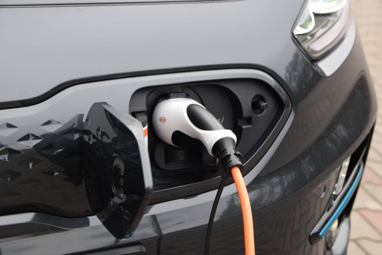 LLD et LOA, c'est aussi possible pour les voitures électriques - iStock-Tramino