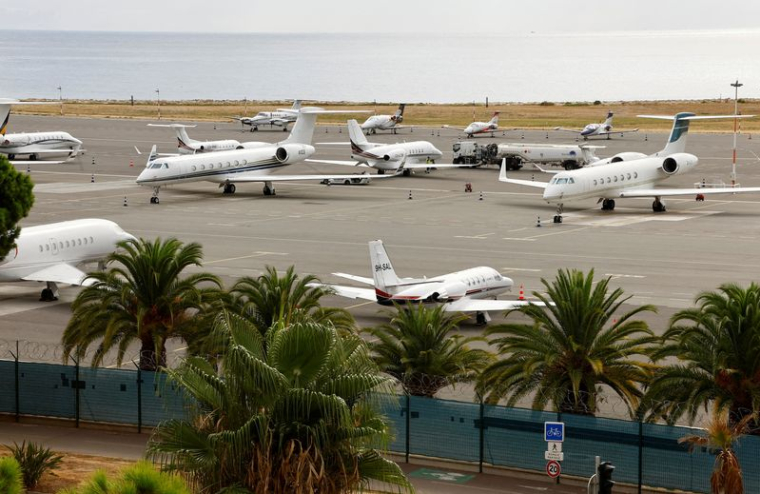 Des jets privés sur le tarmac de l'aéroport de Nice