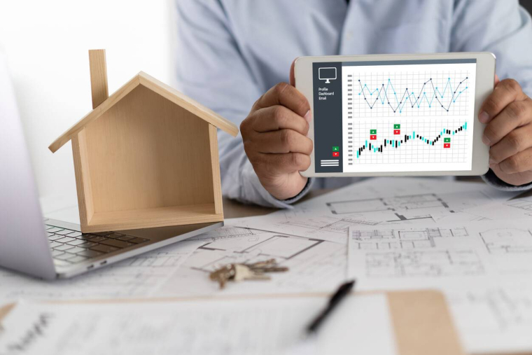 Comment savoir combien vaut un logement ou un terrain grâce à DVF ? / iStock.com - juststock