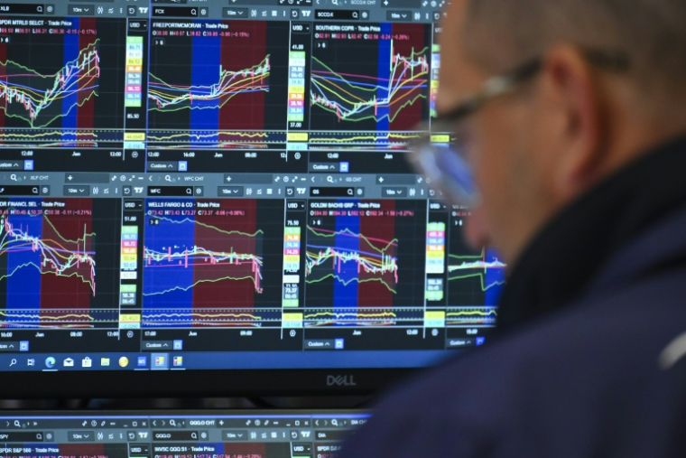 Un opérateur à la Bourse de New York, le 2 juin 2025 ( AFP / ANGELA WEISS )