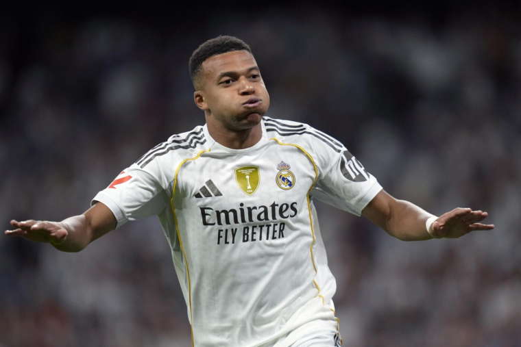 Le Real repasse leader en battant la Real Sociedad à dix, Mbappé encore buteur