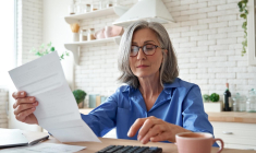 Dès septembre 2025, une retraite progressive dès 60 ans sera accessible aux salariés et indépendants ayant cotisé 150 trimestres, pour faciliter une fin de carrière en douceur. (Crédit photo : 123RF)