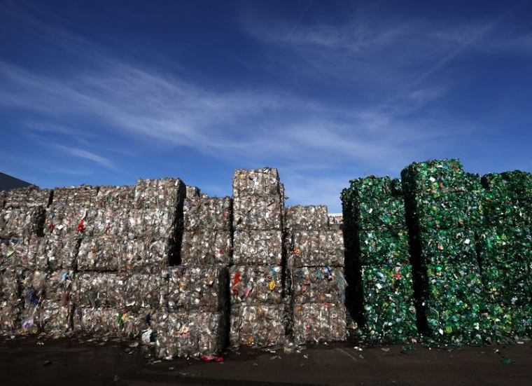 Une usine de recyclage de déchets plastiques