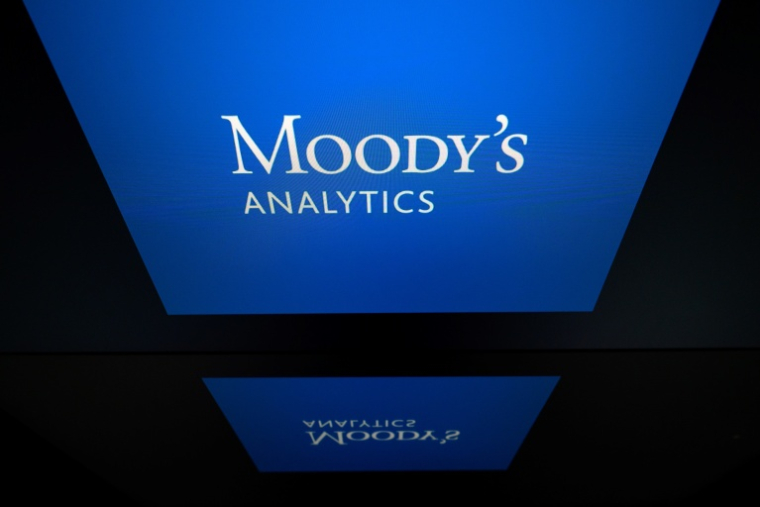 Le logo de l'agence Moody's Analytics, le 18 mars 2025 ( AFP / Lionel BONAVENTURE )