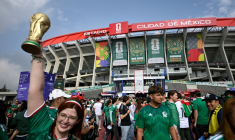 Des supporters mexicains se rassemblent le 11 juin 2026 à Mexico avant le coup d'envoi du match d'ouverture du Mondial-2026 entre le Mexique et l'Afrique du Sud ( AFP / Alfredo ESTRELLA )