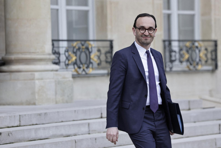Thomas Cazenave à Paris le 6 mars 2024. ( AFP / STEPHANE DE SAKUTIN )