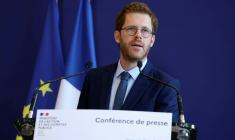 Le ministre des Comptes publics, David Amiel, lors d'une conférence de presse sur la réponse de l'État après la cyberattaque visant la Direction générale des Finances publiques (DGFiP), le 18 août 2026 au ministère de l'Économie et des Finances à Paris ( AFP / Thomas SAMSON )