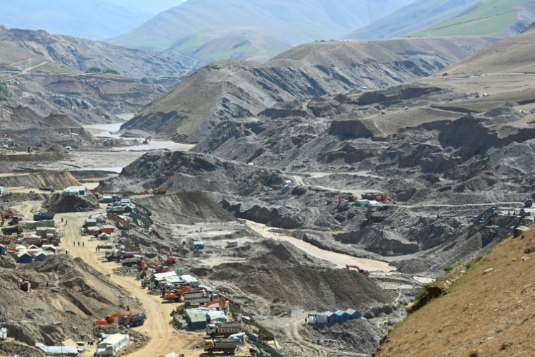 Une mine dans la vallée de Gulak-Dara en Afghanistan, le 28 juillet 2026 ( AFP / Wakil KOHSAR )