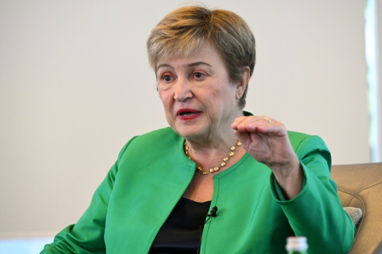 Kristalina Georgieva, directrice générale du Fonds monétaire international (FMI), s'exprime lors d'un entretien avec l'AFP à l'issue de la cérémonie d'ouverture des Assemblées annuelles du FMI à Singapour, le 7 octobre 2026.  ( AFP / Roslan RAHMAN )