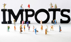 La hausse annoncée concernerait 7,4 millions de logement (illustration) ( AFP / PHILIPPE HUGUEN )