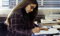 Photo non datée de Margaret Hamilton, membre du laboratoire Draper, qui travailla sur l'ordinateur Apollo ( Smithsonian National Air and Space Museum / HO )