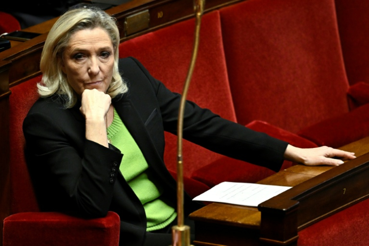 Marine Le Pen à l'Assemblée nationale, à Paris, le 10 décembre 2025 ( AFP / JULIEN DE ROSA )
