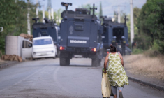 Des véhicules de gendarmerie à Mont-Dore, le 23 septembre 2024. (illustration) ( AFP / SEBASTIEN BOZON )
