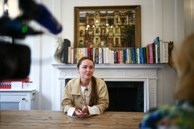 Iryna Terekh, directrice générale de Fire Point, entreprise de drones et de missiles ukrainiens donne une interview à l'AFP dans un bureau à Londres, le 22 juillet 2026 ( AFP / HENRY NICHOLLS )