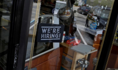 Une pancarte "We're Hiring" annonçant des emplois à Miami