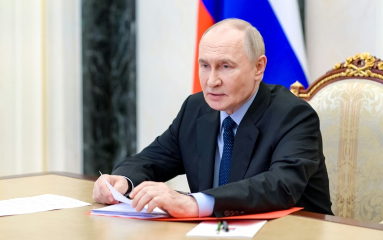Le président russe Vladimir Poutine au Kremlin, le 30 mai 2025 à Moscou ( POOL / Pavel Byrkin )