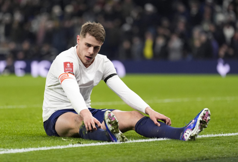 Tottenham s'enfonce encore et prend la porte en FA Cup
