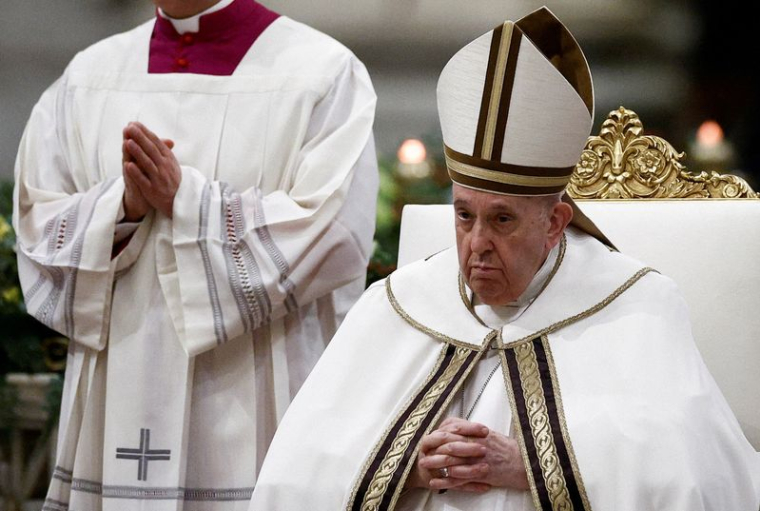 Le pape François dirige le service de prière des Vêpres à Rome en 2023